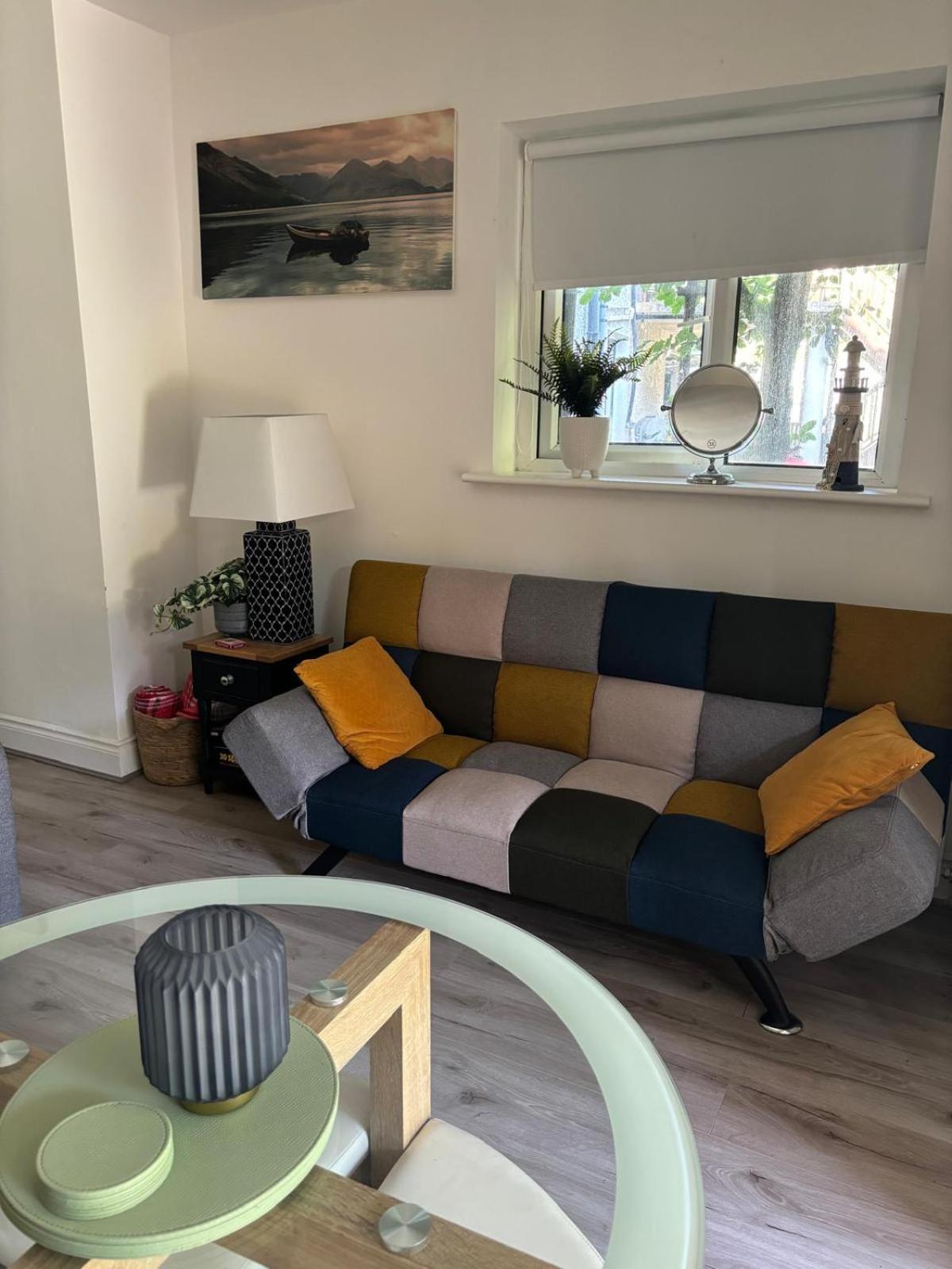 Basement Studio Apartment บัลลินา ภายนอก รูปภาพ