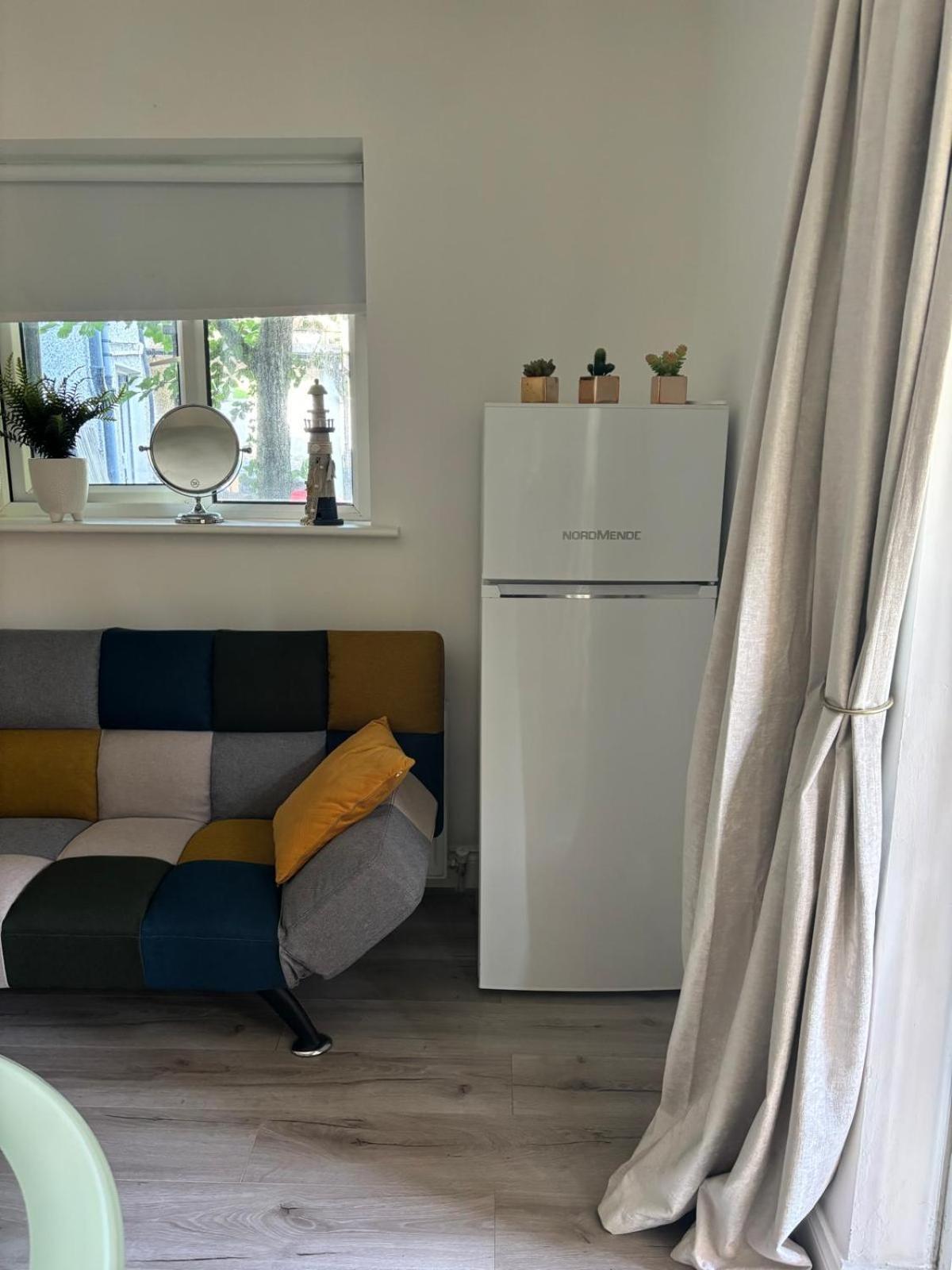 Basement Studio Apartment บัลลินา ภายนอก รูปภาพ